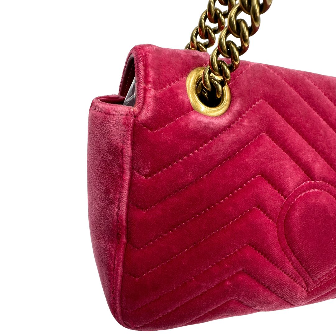 Borsa Gucci Marmont velvet media in velluto rosa