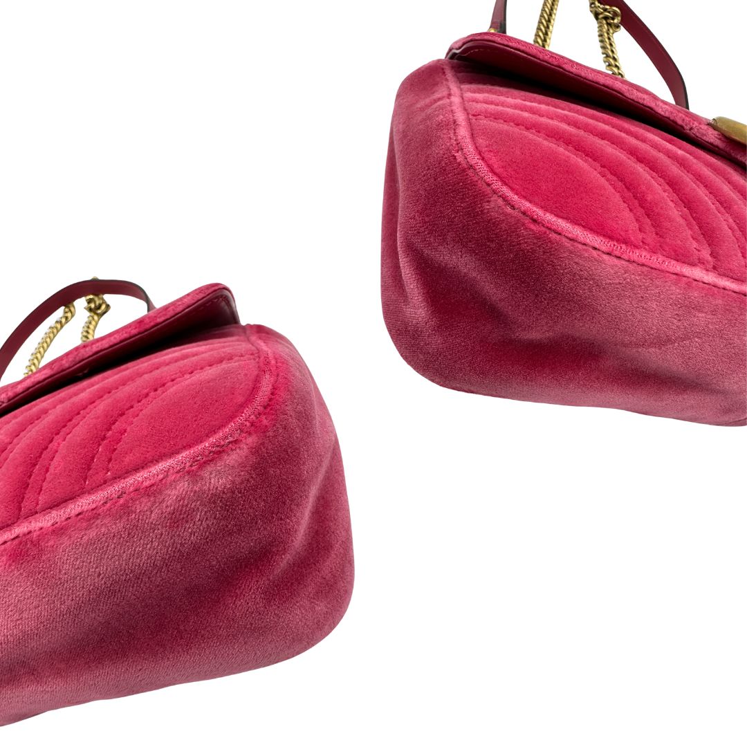 Borsa Gucci Marmont velvet media in velluto rosa