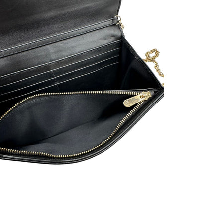 Interno Wallet on Chain Dior in pelle cannage nera con Patch multicolore, parti metalliche dorate; da portare a mano oppure a tracolla. originale, usata, di lusso, in ottime condizioni