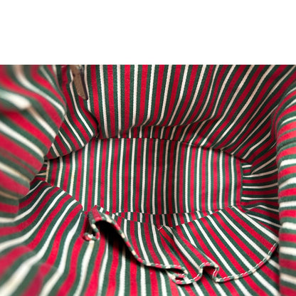 interno Borsa Gucci in tessuto GG monogram beige con parti metalliche dorate e finiture in pelle; munita di un manico singolo, da portare a spalla 