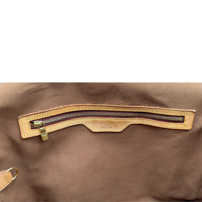 Tasca interna di una Cartella Louis Vuitton in canvas marrone monogram con finiture in vacchetta naturale e parti metalliche dorate. Munita di una tracolla in tessuto regolabile. Originale, usata, di lusso, in ottime condizioni