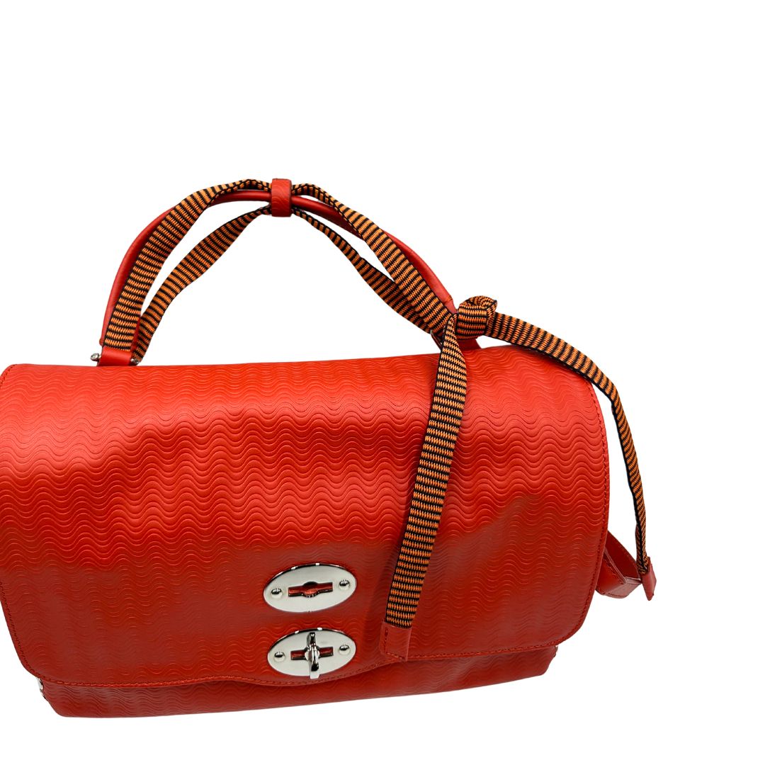 manico Borsa Zanellato in pelle arancione trama Blandine; munita di un manico singolo e una tracolla amovibile e regolabile. Completa di dustbag e cartellini, di lusso, originale, ottime condizioni. 