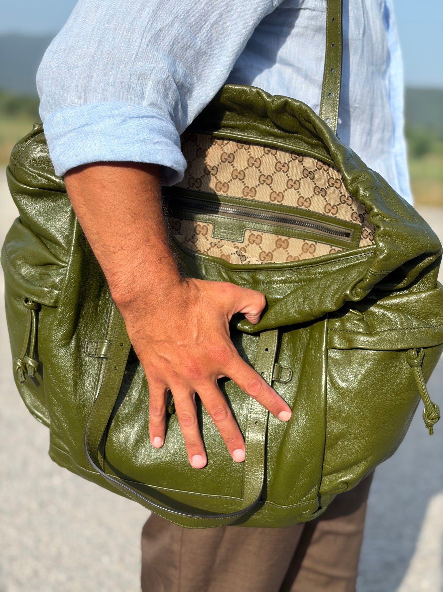 Gucci Monochrome Double G Drawstring Tote verde