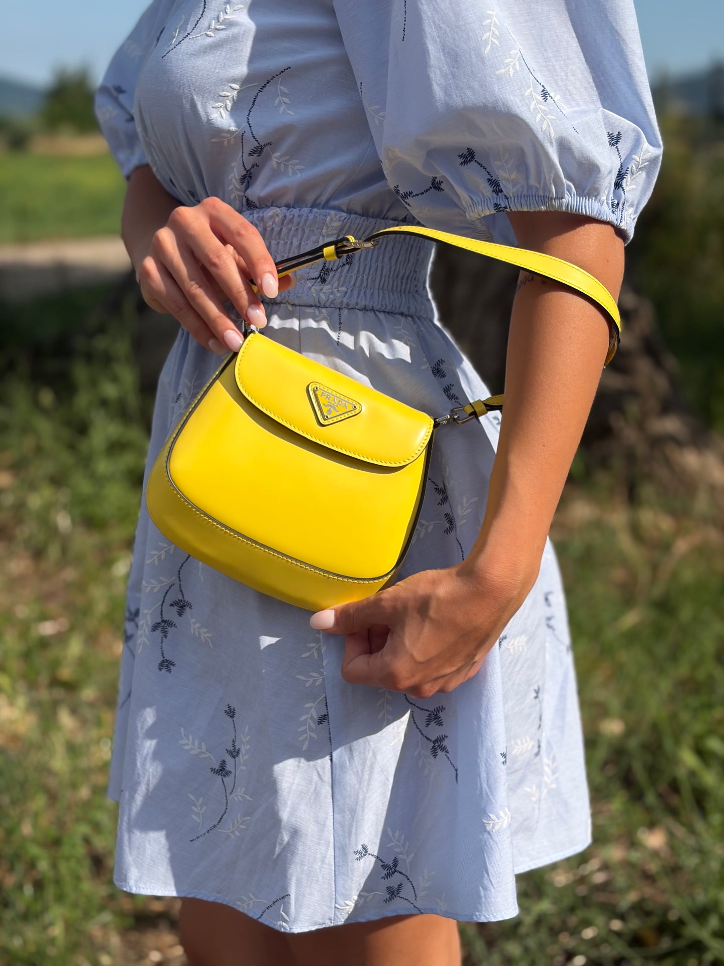 Borsa Prada mini Cleo gialla