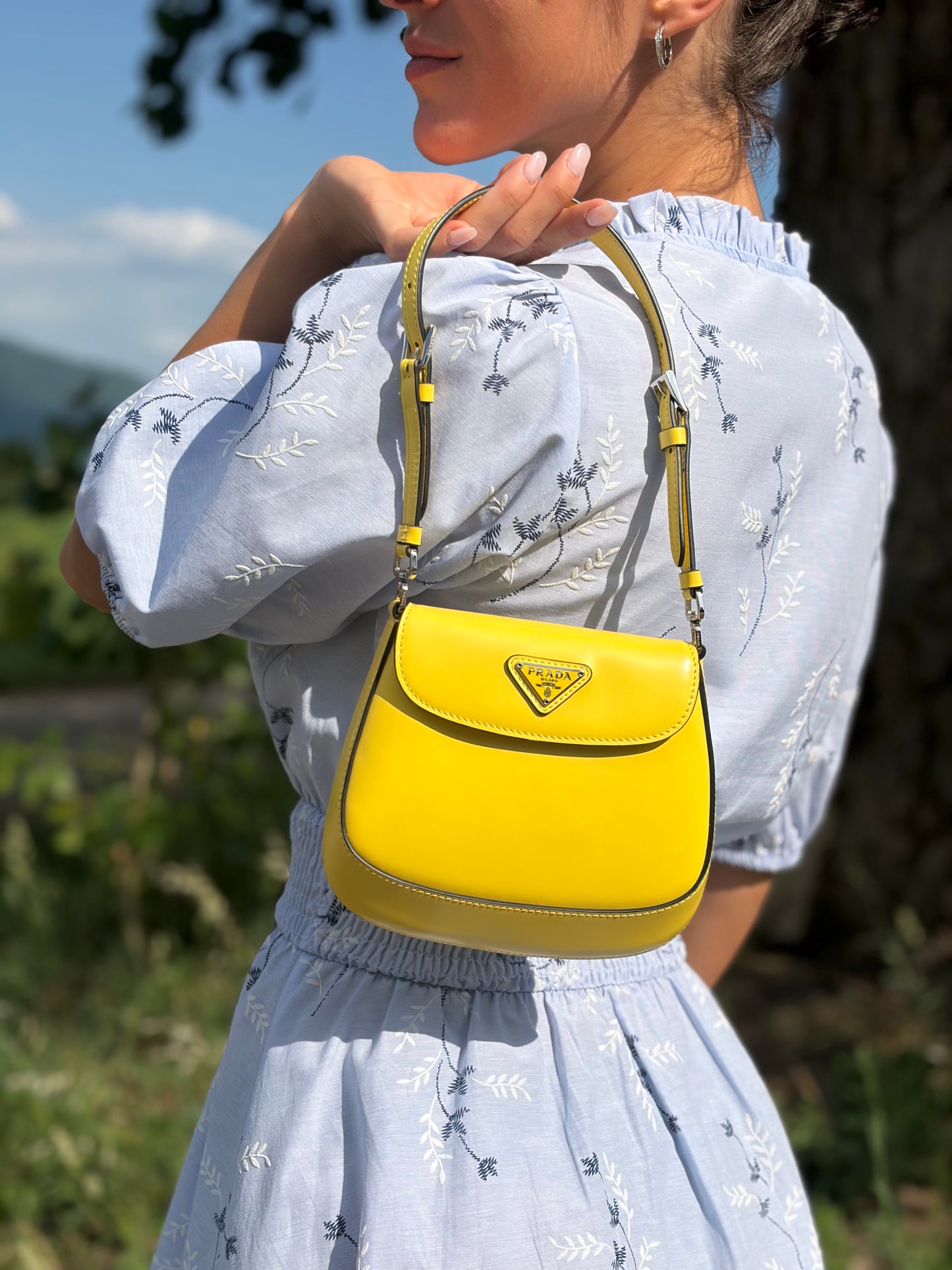 Borsa Prada mini Cleo gialla