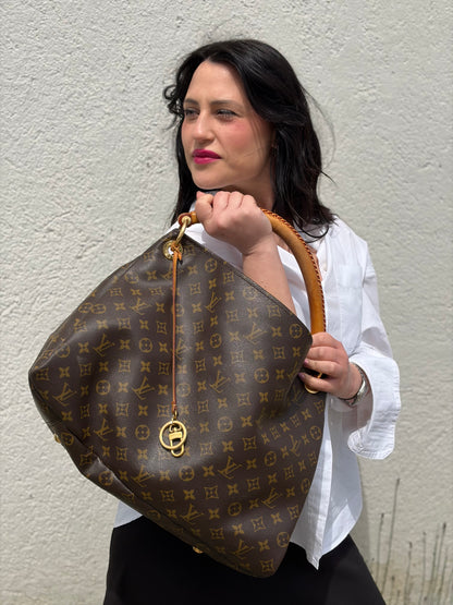 Artsy MM Louis Vuitton monogram