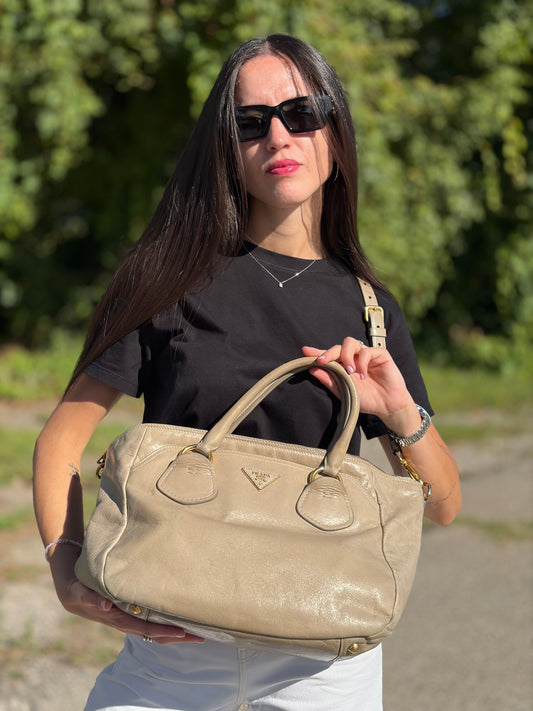 Satchel Prada con tracolla