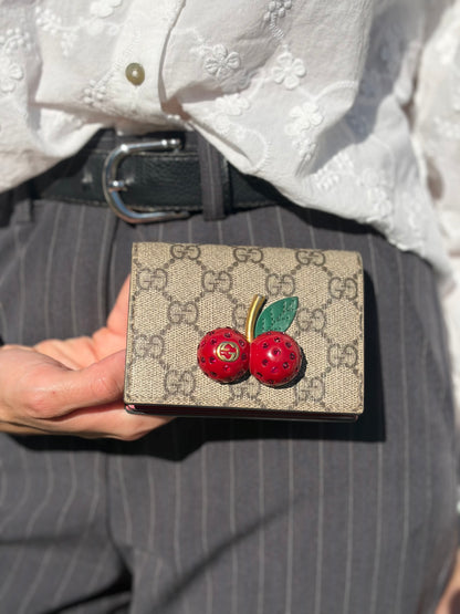 Portafoglio Gucci GG Supreme Cherry