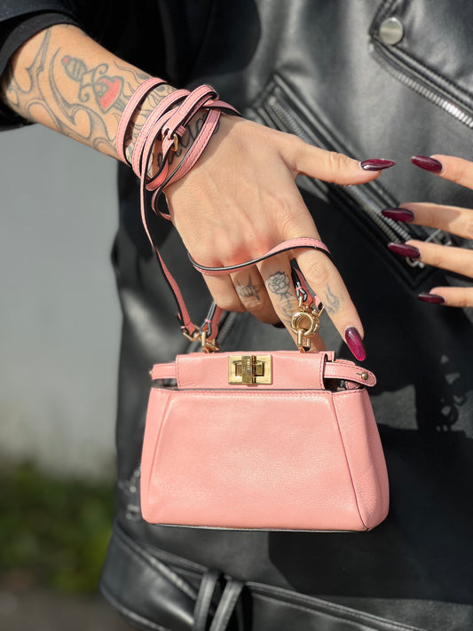 Borsa Fendi micro Peekaboo