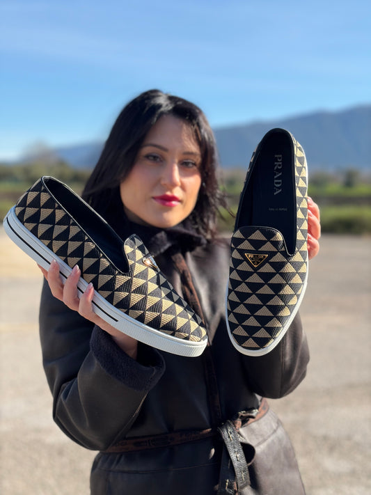 Scarpe mocassini slip-on Prada n. 44