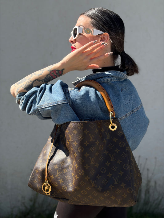 Artsy MM Louis Vuitton monogram