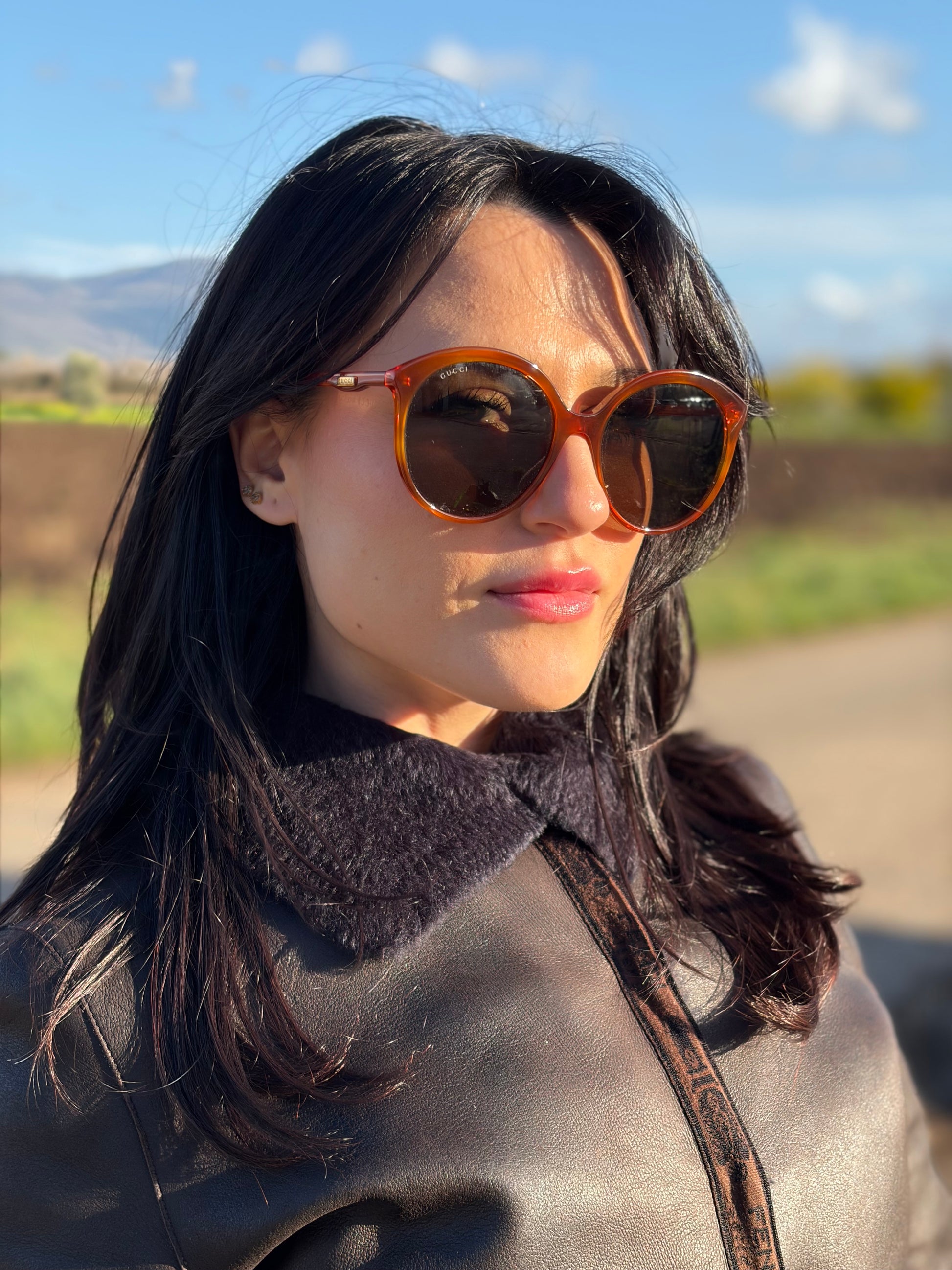 front Occhiali Gucci caratterizzati da un design oversize, di lusso, originale, ottime condizioni, usati. 