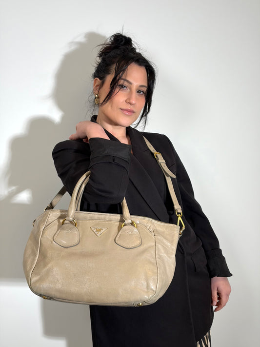 Satchel Prada con tracolla