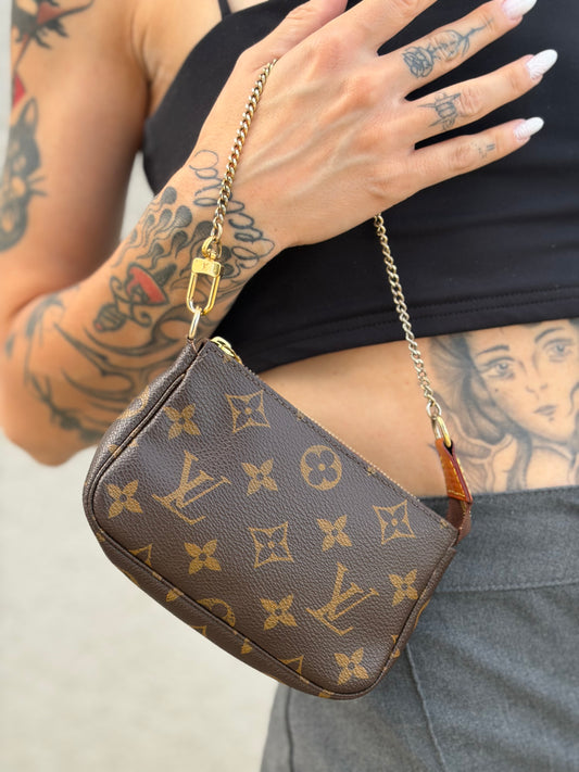 Pochette Accessoires mini Louis Vuitton