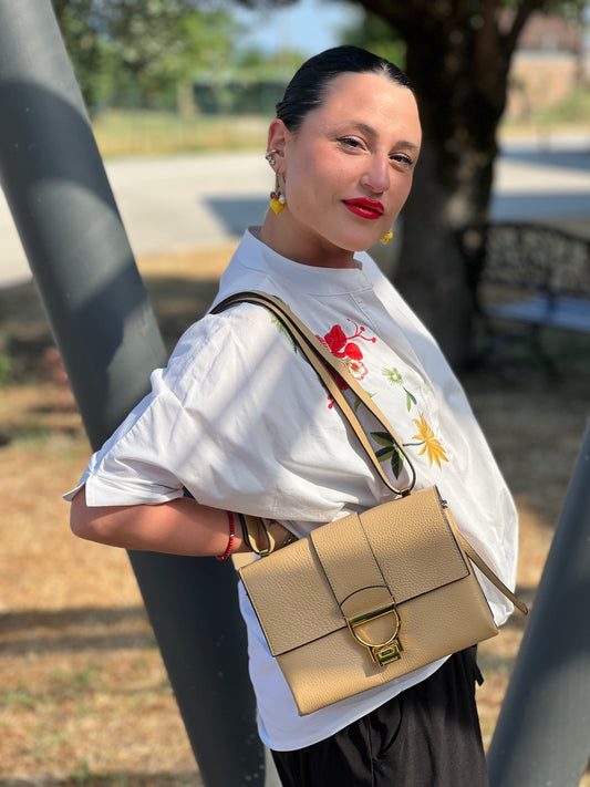 Tracolla Coccinella Arlettis in pelle beige