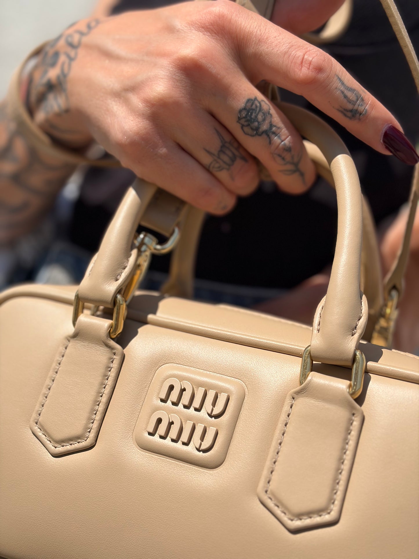 Borsa Miu Miu Arcadie regular sabbia