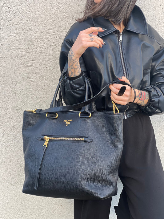 Tote Prada nera con tracolla