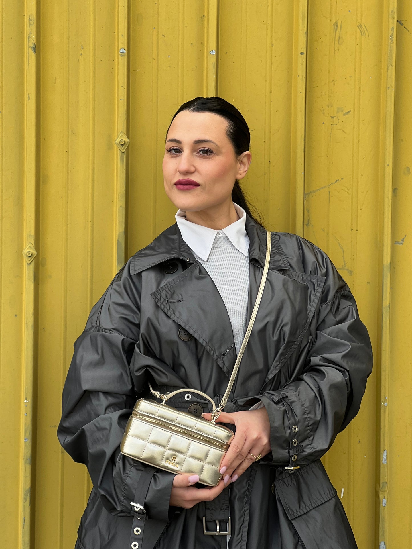 Pochette Furla dorata