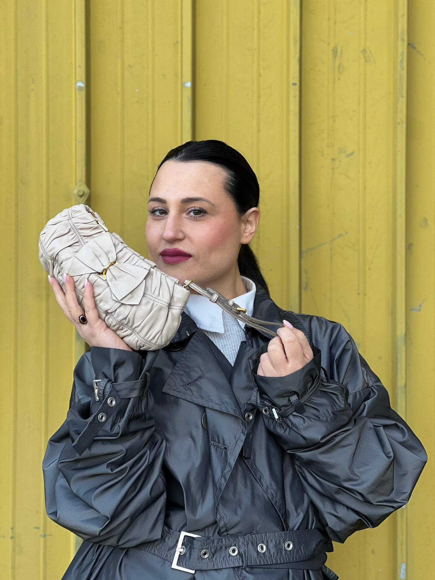 Pochette Prada color beige