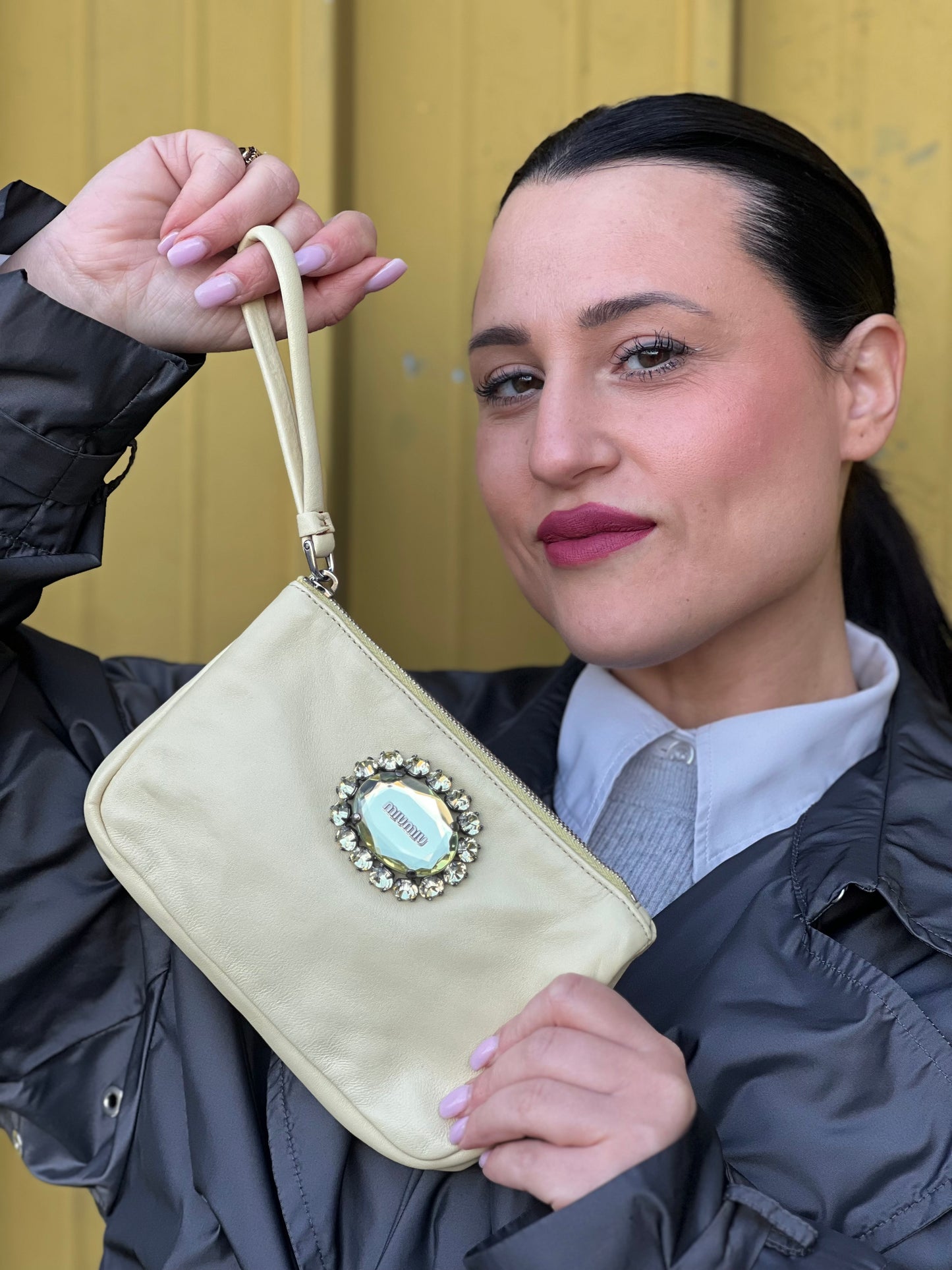 Pochette Miu Miu gialla pastello