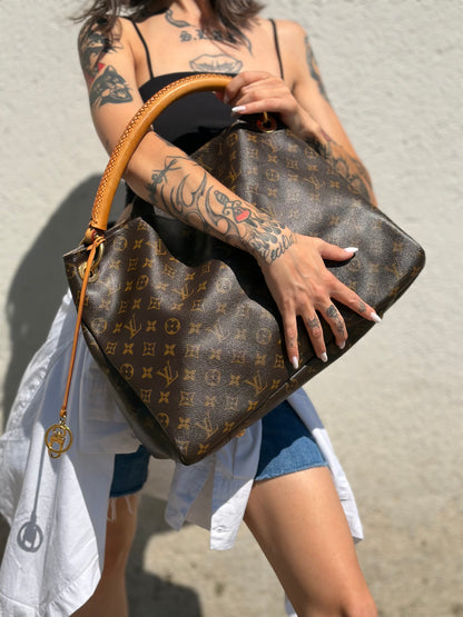 Artsy MM Louis Vuitton