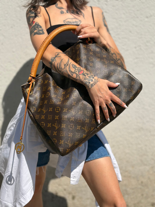 Artsy MM Louis Vuitton