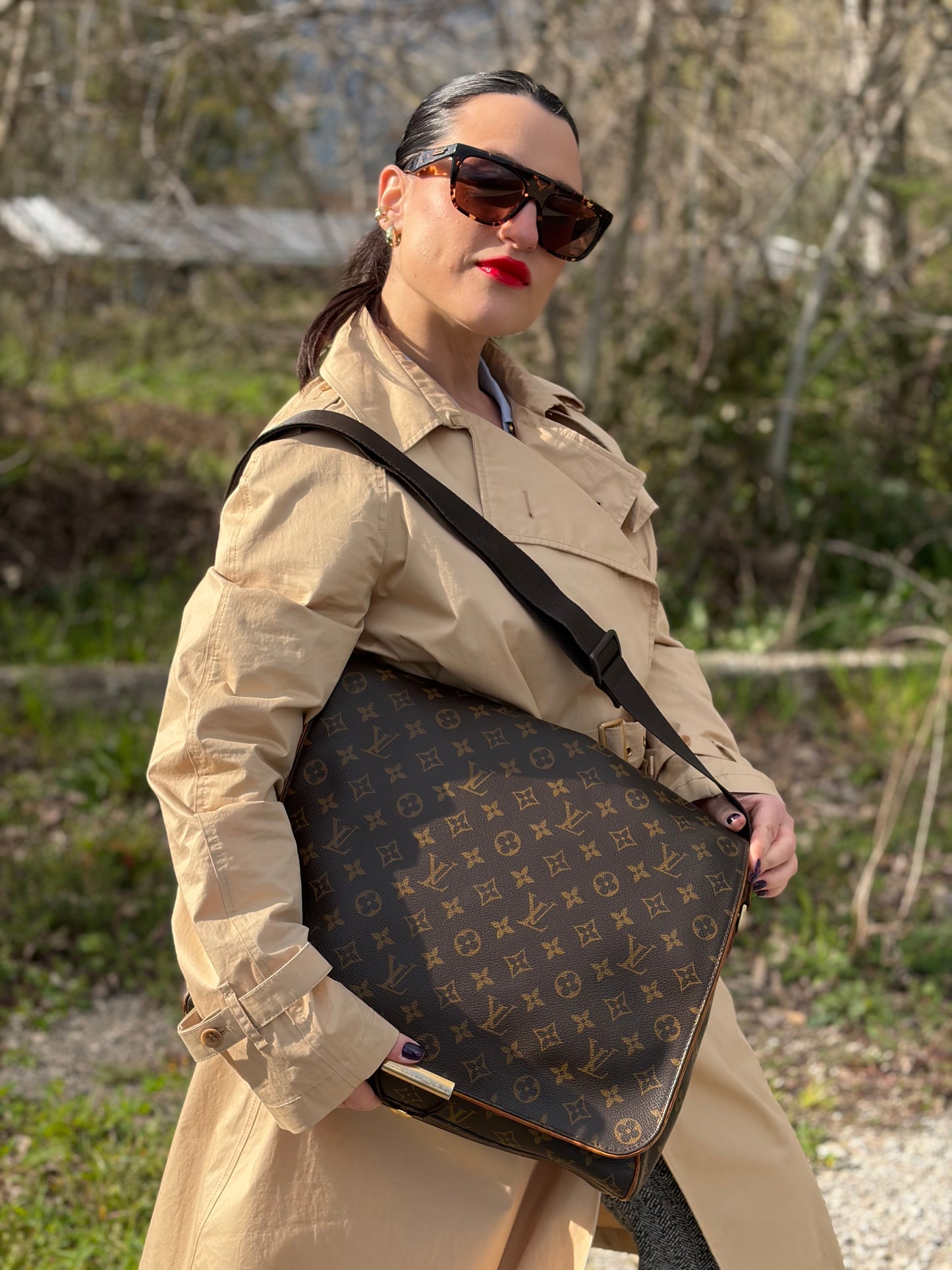 Abbesses Messenger Louis Vuitton