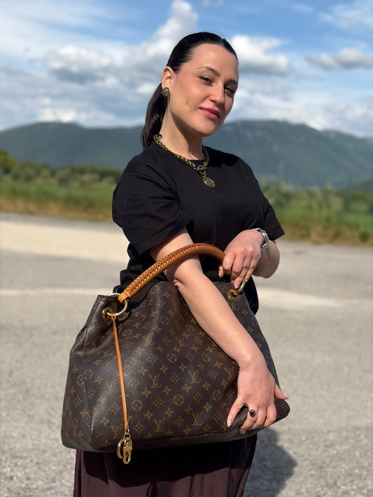 Artsy MM Louis Vuitton