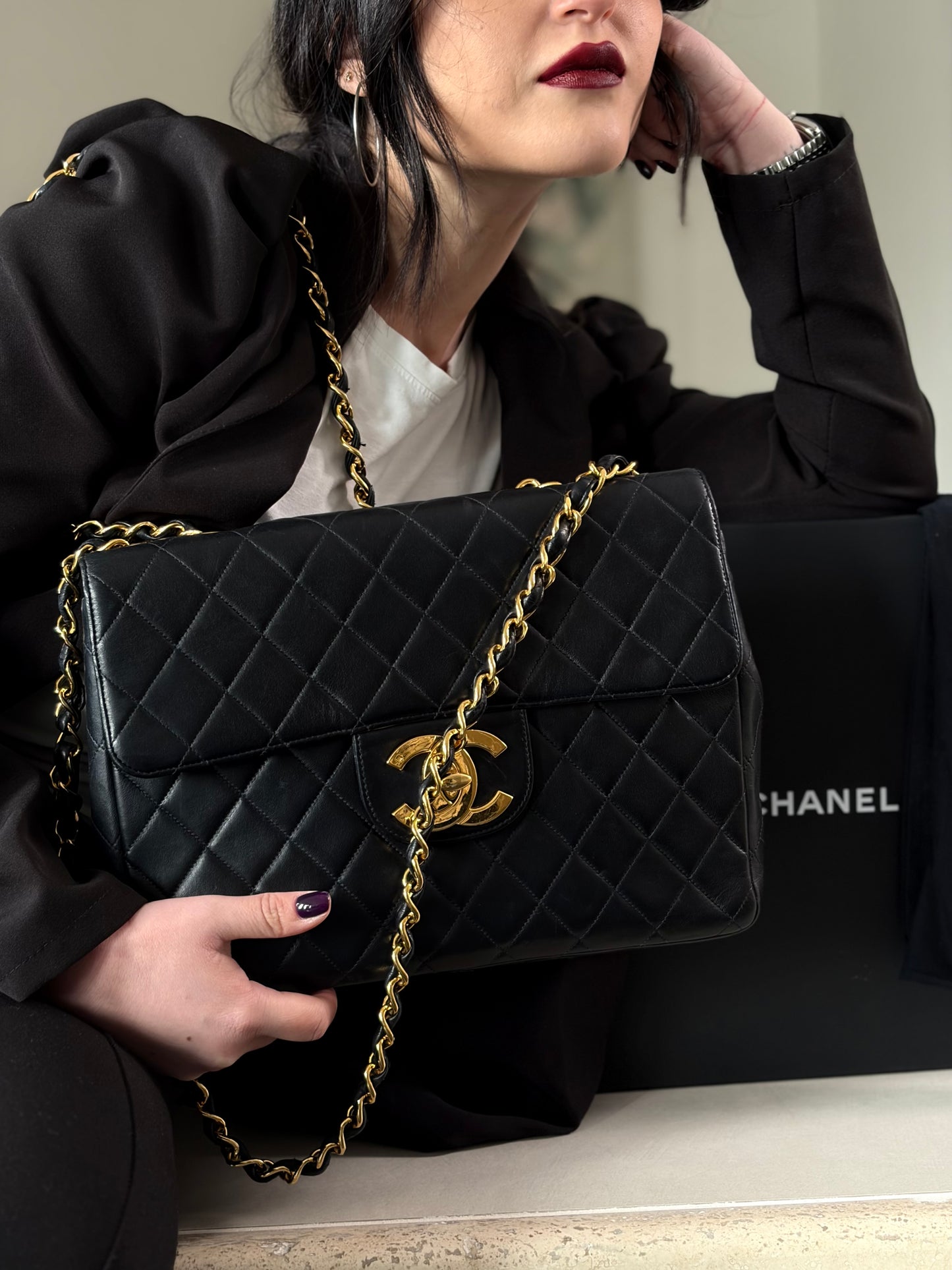 Borsa Chanel Maxi Logo Jumbo Flap