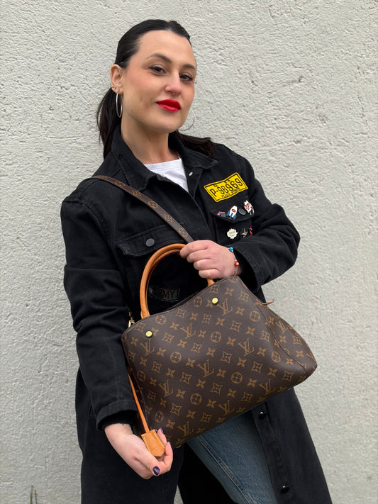 Montaigne MM Louis Vuitton monogram