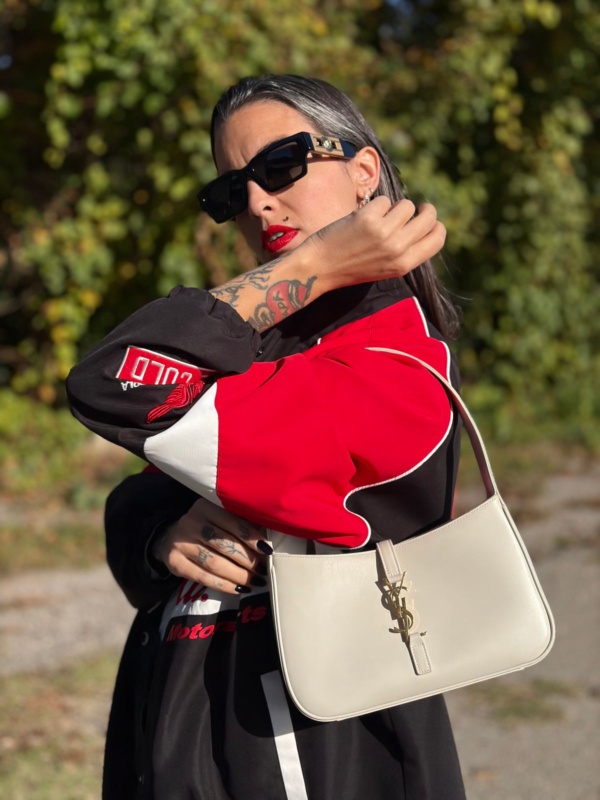 LE 5 À 7 Saint Laurent bianca