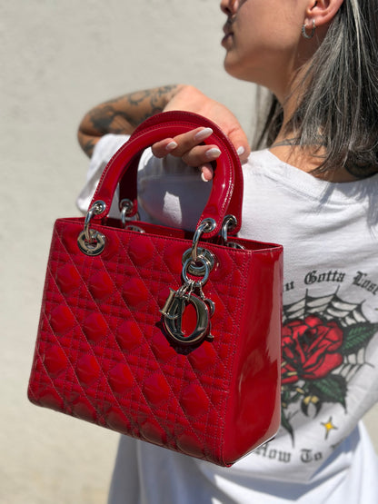 Borsa Lady Dior media vernis