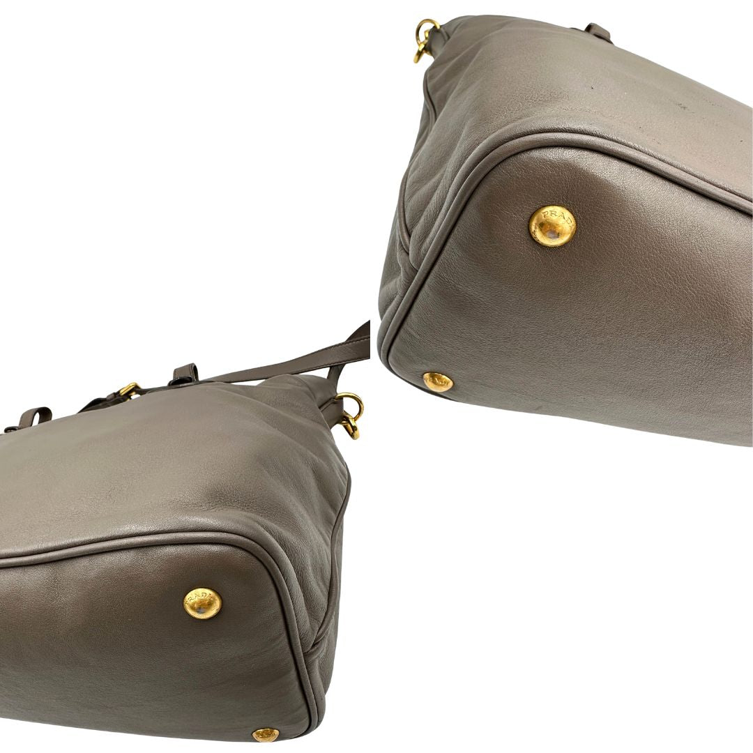 angoli borsa Prada in pelle grigia e hardware argentato, di lusso, originale, ottime condizioni, usata 