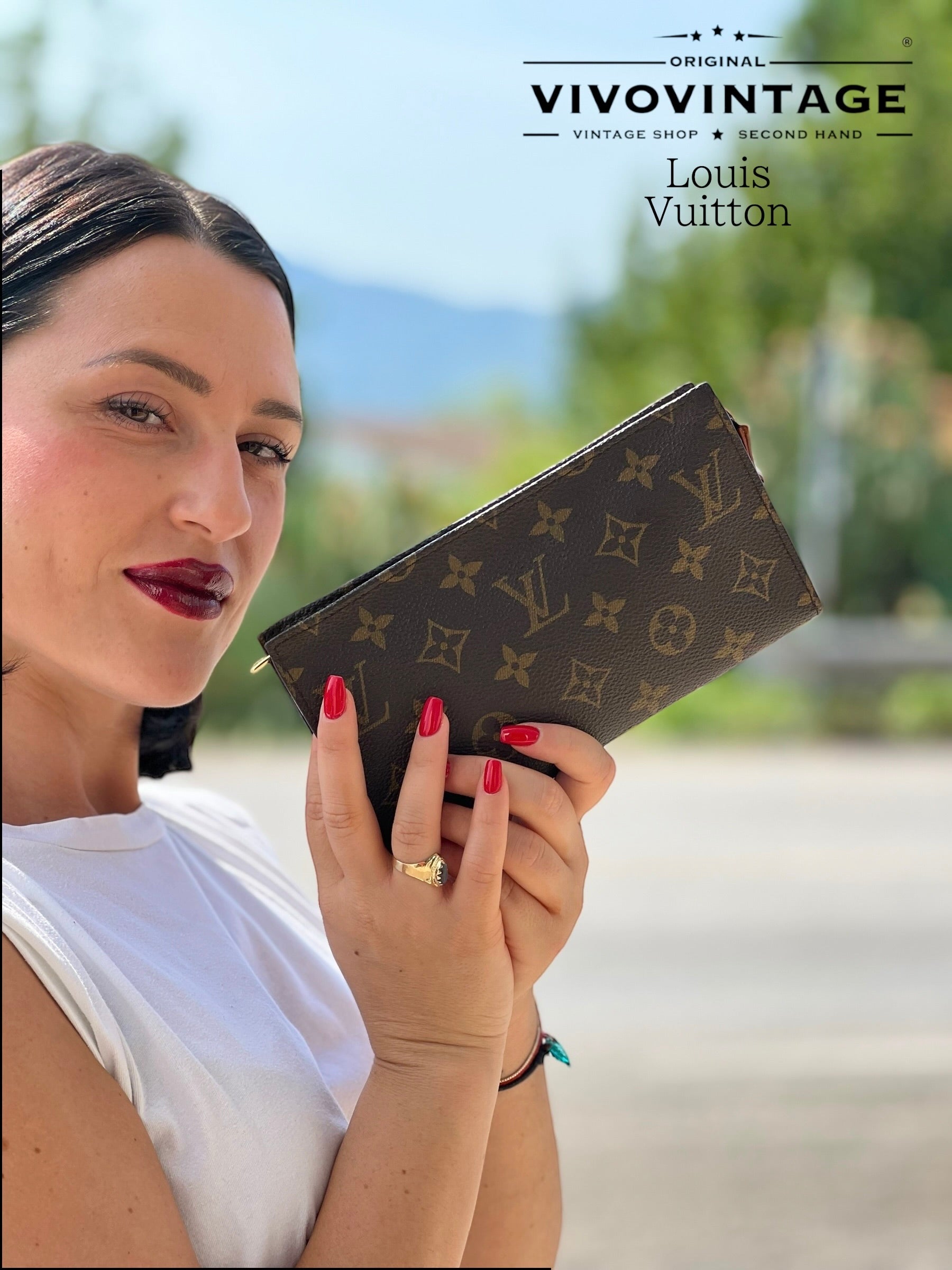 Second Hand Portafoglio Vuitton Usato Pochette LV Toilette – Vivo