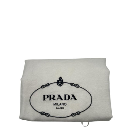 dustbag  zaino Prada in vela verde e finiture in pelle tono su tono, di lusso, ottime condizioni, usato, originale. 