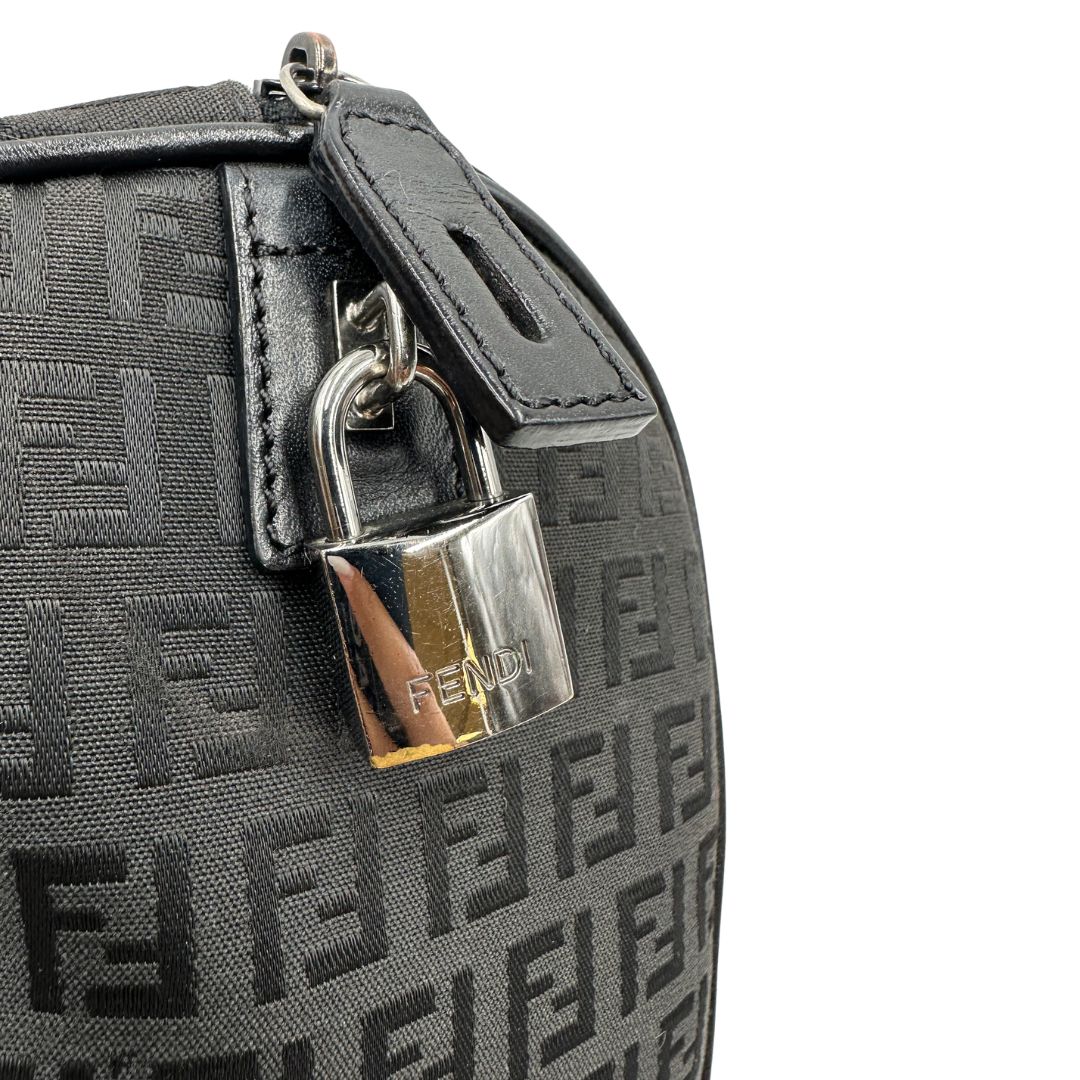  Bauletto Fendi nero trama Zucchino, da portare a mano, di lusso, originale, ottime condizioni, usata