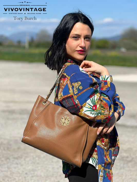Shopper Tory Burch