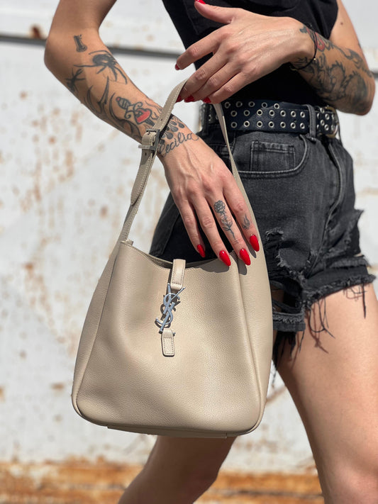 LE 5 À 7 Small Saint laurent