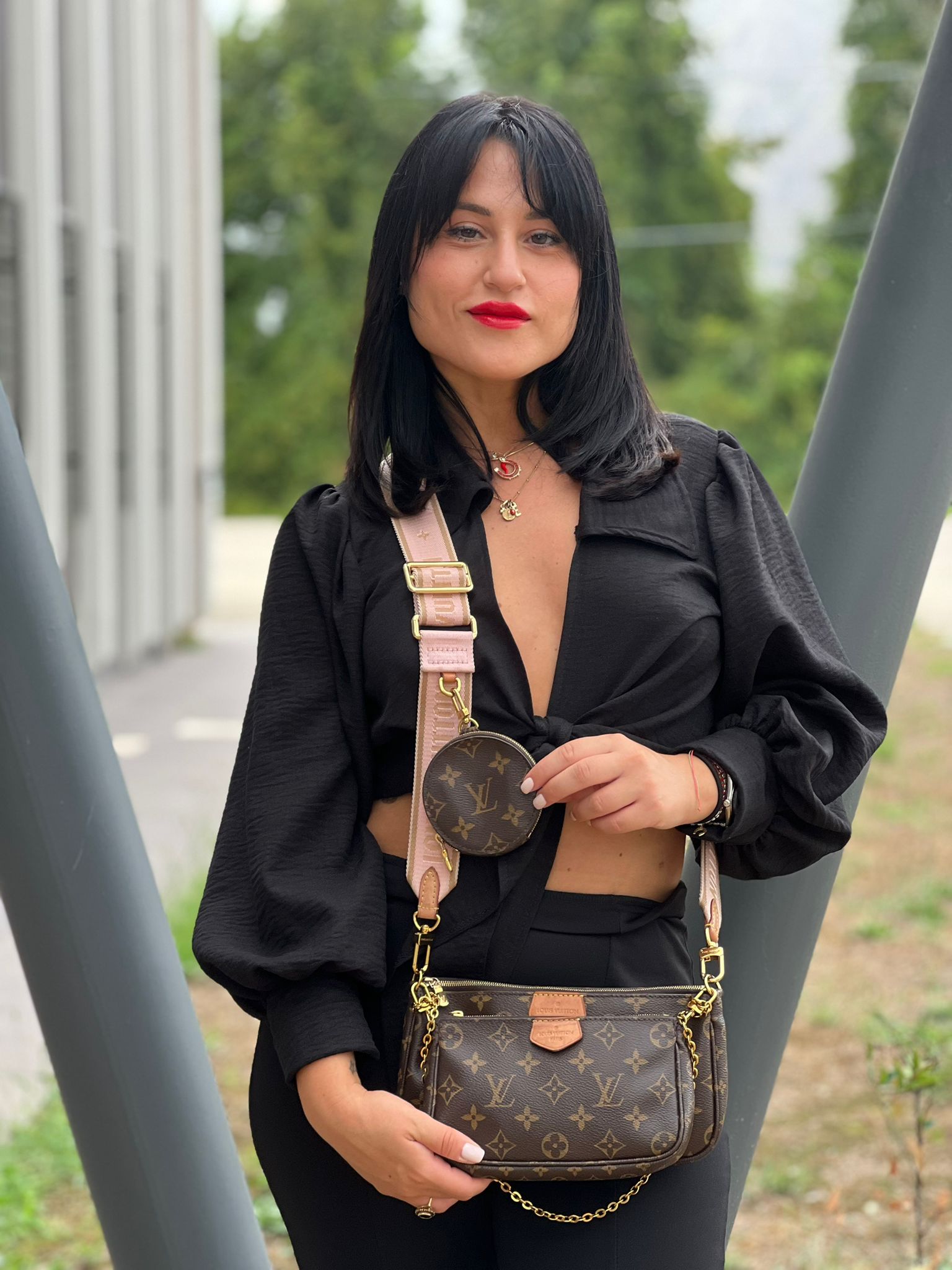 Pochette Accessoires On Model Street Style Mini Pochette Vuitton