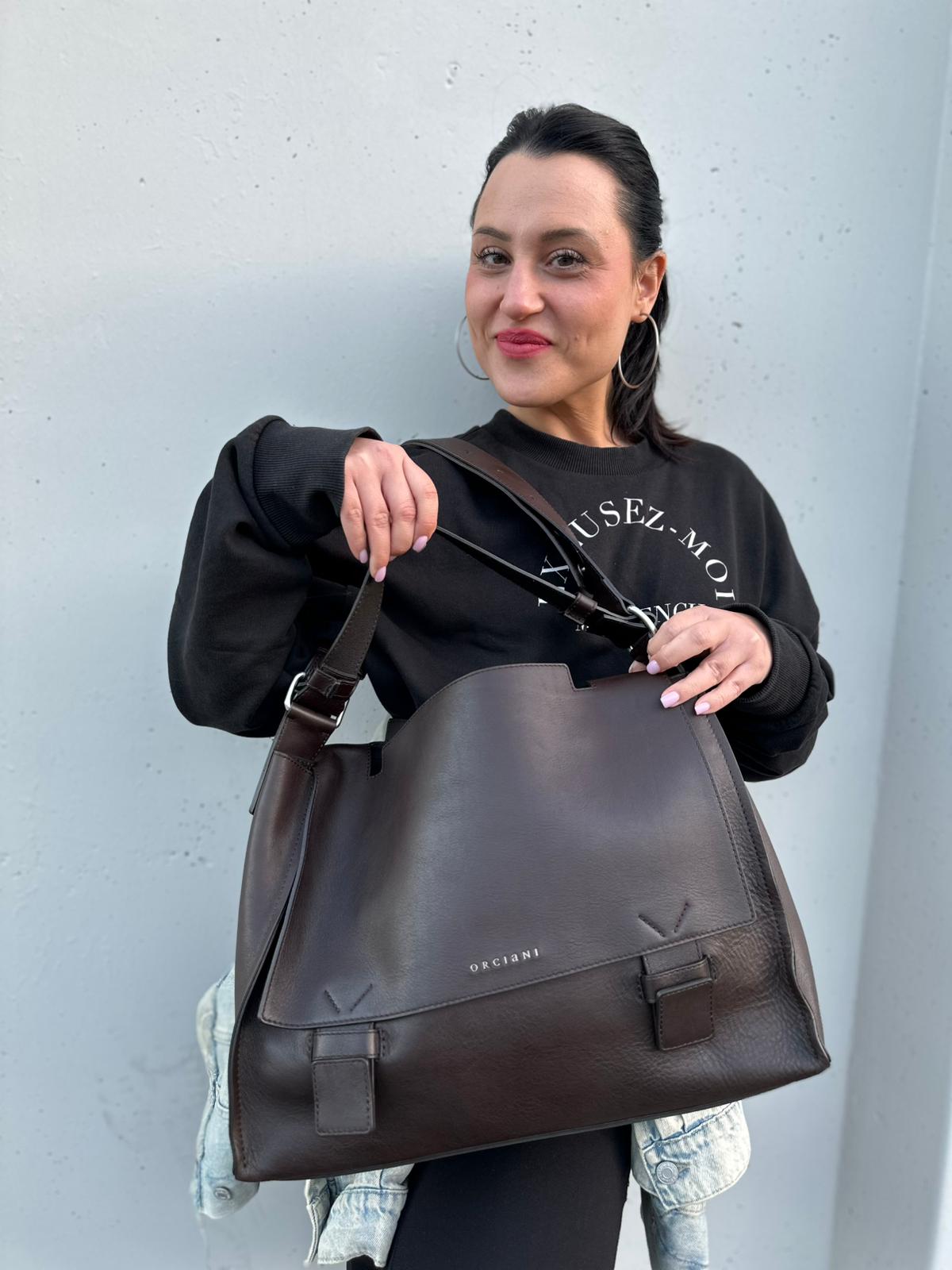 foto borsa indossata 