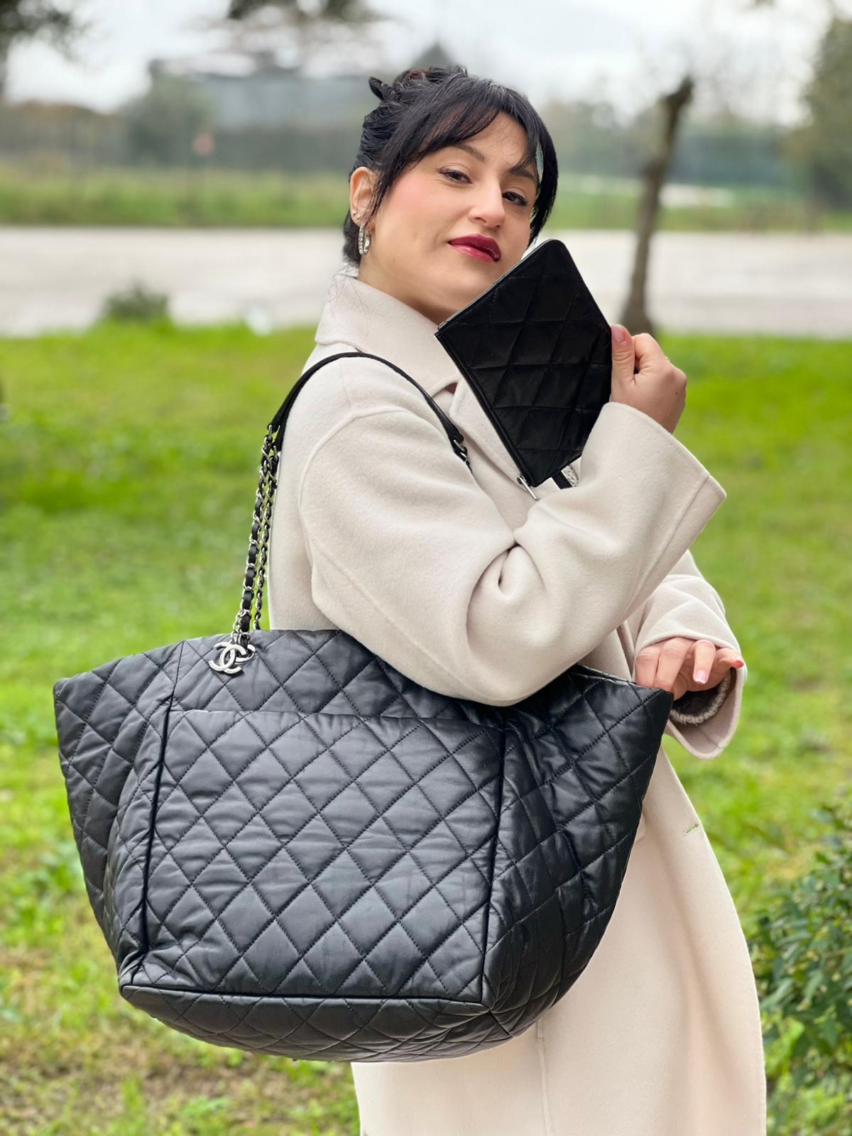 Tote Chanel Week End On Mars nera