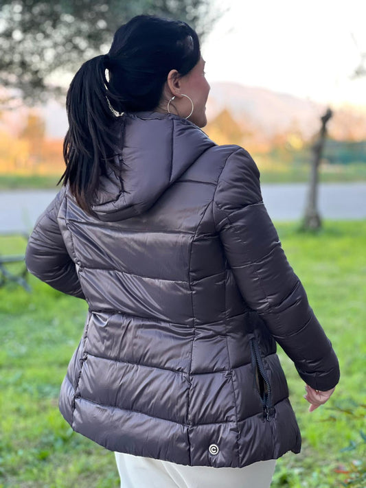 Piumino Colmar in 59% poliestere e 41% poliammide marrone con cintura in vita, di lusso, originale, ottime condizioni.