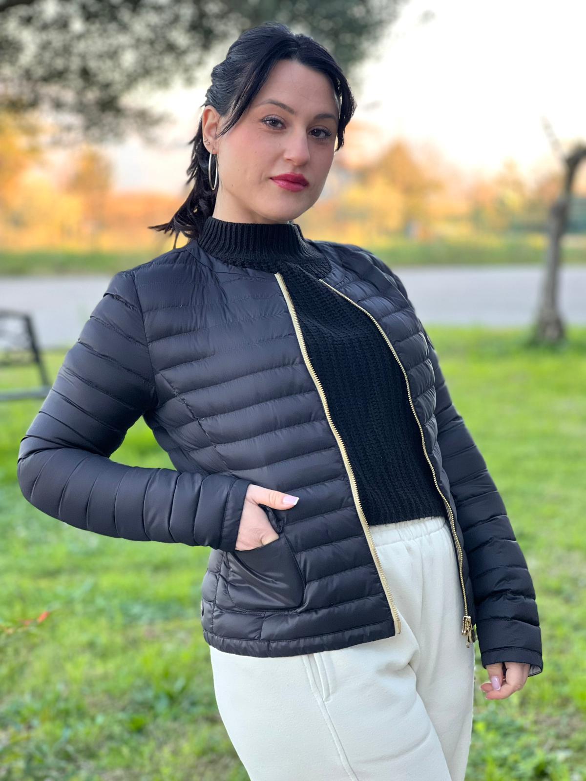 Piumino Colmar in 100% poliestere nero con cerniera dorata, di lusso, originale, ottime condizioni.