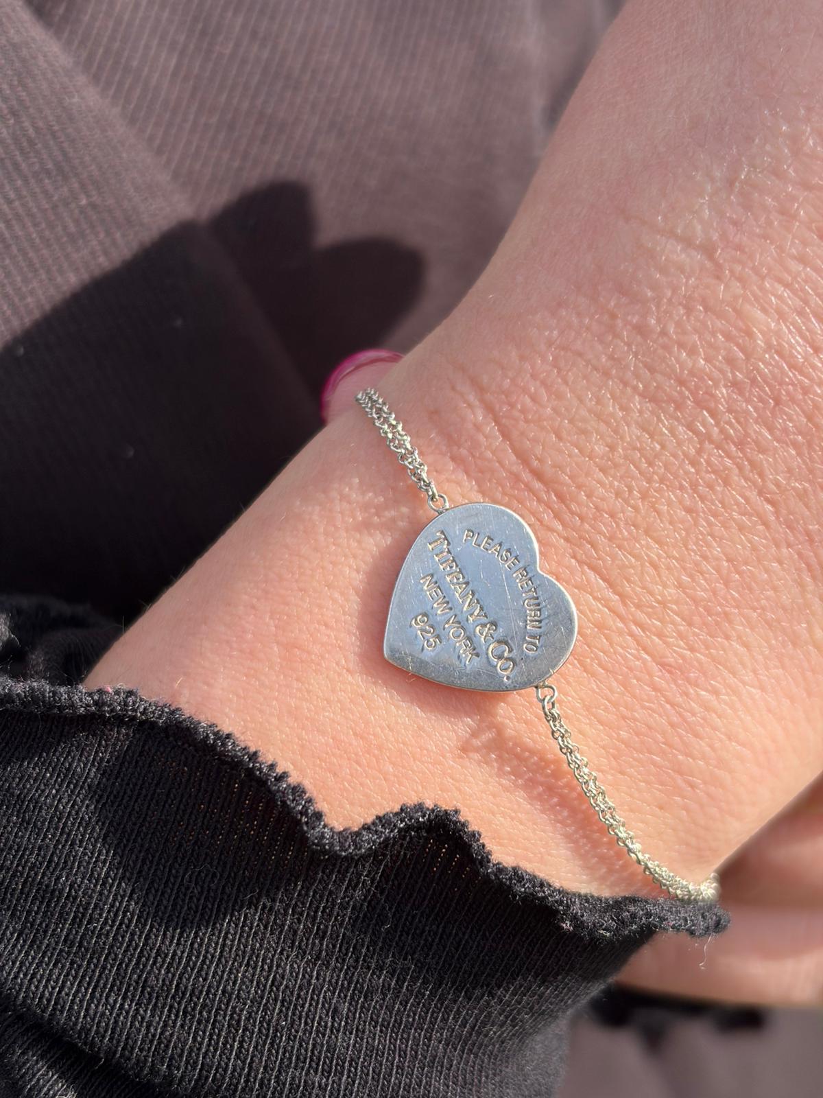  Bracciale Tiffany&Co. della collezione Return To Tiffany in argento 925 con ciondolo cuore, di lusso, originale, ottime condizioni. 
