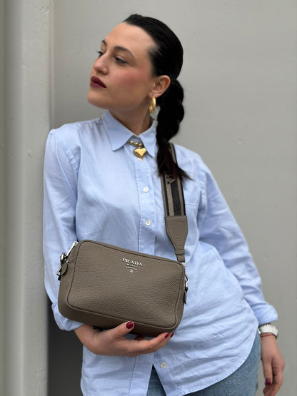 Borsa a tracolla Prada tortora