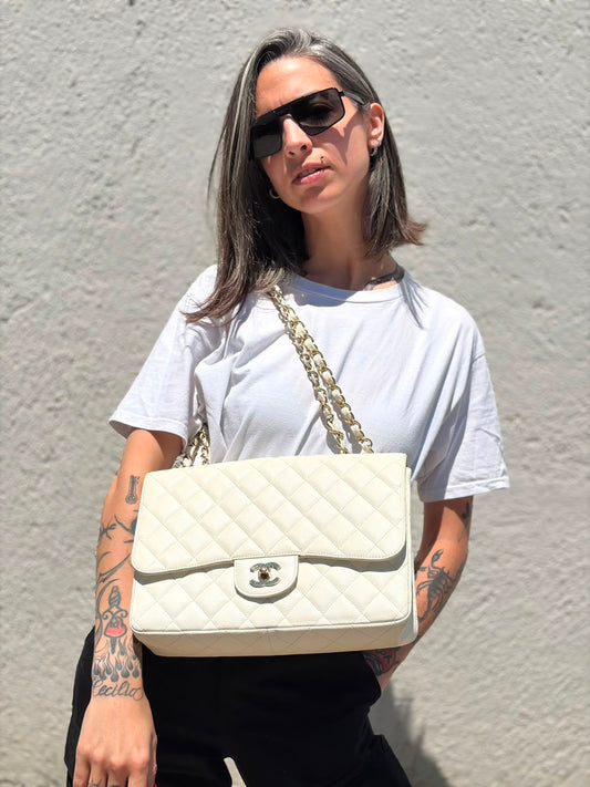 Borsa Chanel caviar Timeless bianca