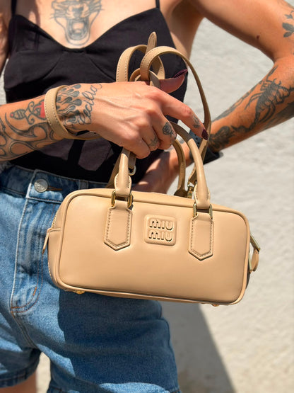 Borsa Miu Miu Arcadie regular sabbia