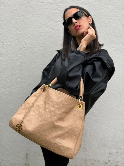 Artsy MM Louis Vuitton