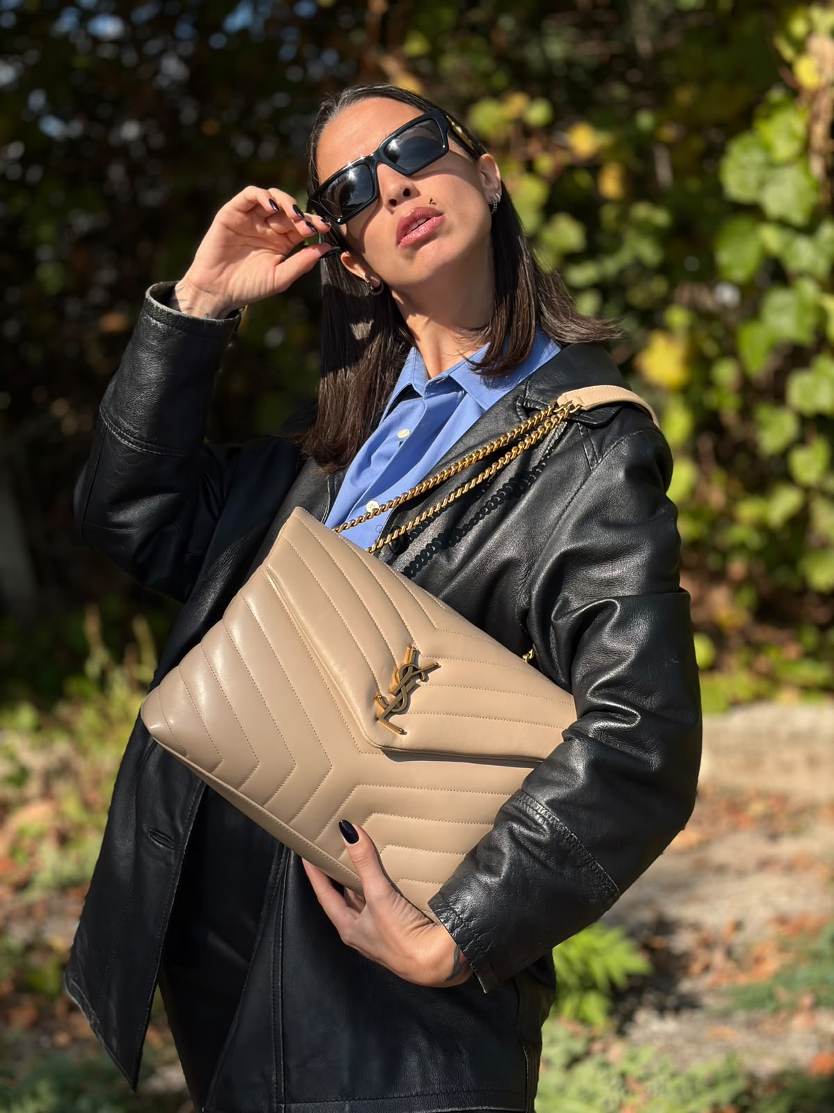 Borsa Loulou media Saint Laurent in pelle beige