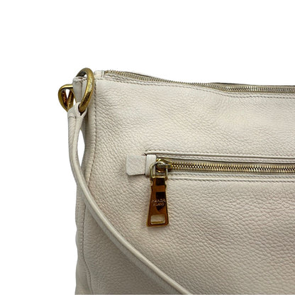  Borsa Prada in pelle Martellata bianca con manico singolo e metalleria dorata, da indossare a spalla. Originale, usata, di lusso, in ottime condizioni.